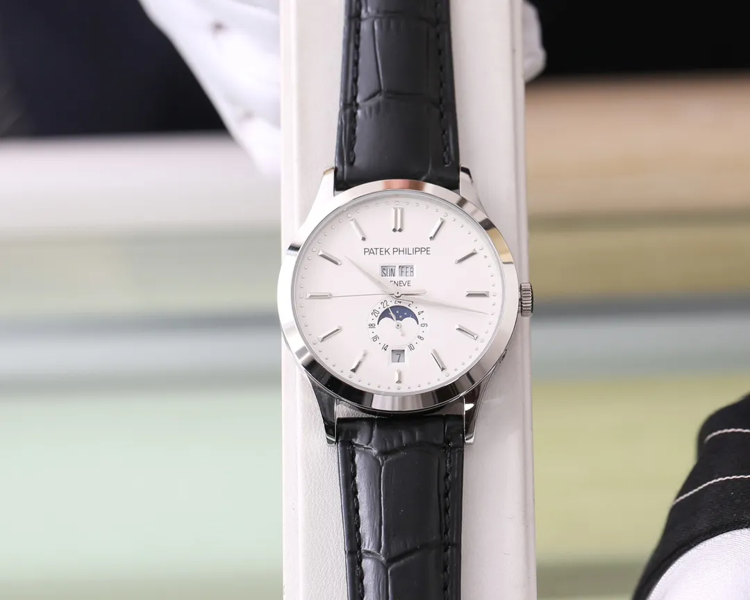 【Foreign Trade Import】💰1720! Good news! Coming! Patek Philippe Complication Chronograph 5396 Series New Mold Opening [Literal] Upgraded V1 version with gold three-dimensional hour markers that are closer to the original version!   2. [Moon phase] The moon phase disk has been newly molded and restored to white (white shell) and gold to (rose gold shell) according to the original data! 3. [Case] ​​The polishing treatment of the case of the V2 version is better than that of the V1 version! 4 [Watch strap] The strap has been newly molded. The purchased original strap has been restored one to one without missing a single thread. It is made of authentic Italian cowhide and the front is the same bright color as the original! Perfectly correct the shortcomings and defects of the V1 version! 5. [Insider] The 5396 series version will soon be launched with steel belt, crafted with craftsmanship, so stay tuned! Diameter 42MM, thickness 12MM! Welcome to reprint!